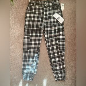 Cargo jogger - black and white